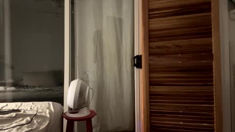 Snapshot of watershed111111 chatting on February 18, 7:04 am watershed111111 online show from February 18, 7:04 am