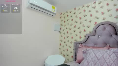 Snapshot of watson_crystal00 chatting on May 24, 1:49 pm Milf Latina online show from May 24, 1:49 pm