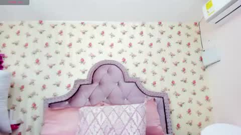 Snapshot of watson_crystal00 chatting on June 15, 2:52 pm Milf Latina online show from June 15, 2:52 pm