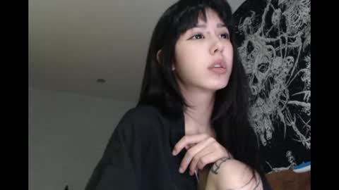 Snapshot of wavy_nights chatting on June 22, 7:11 pm Mina online show from June 22, 7:11 pm