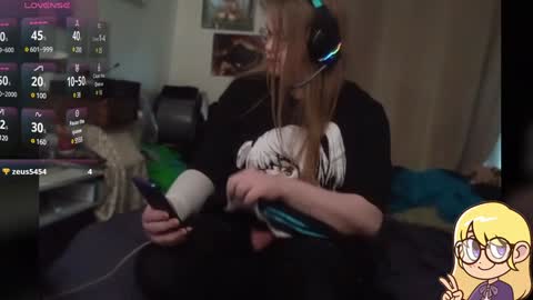 Ash online show from December 9, 9:37 pm