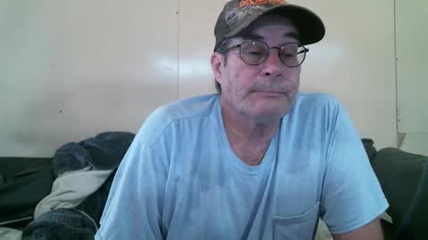 Snapshot of wbfarm chatting on February 18, 6:59 pm WB Farm online show from February 18, 6:59 pm