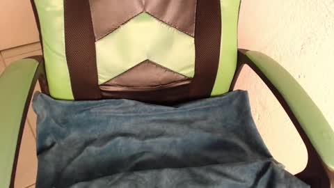 Trixie 3 online show from October 30, 2:07 pm