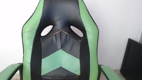 Trixie 3 online show from April 2, 1:42 pm