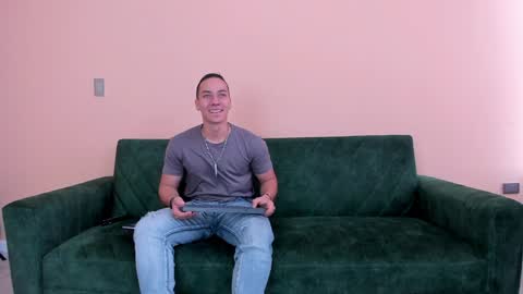 Jhonny Dick  his neighbors. online show from December 11, 7:46 pm