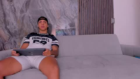 Jhonny Dick  his neighbors. online show from September 14, 2:11 am