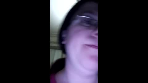 Snapshot of webgirl2 chatting on January 3, 2:43 am Marina online show from January 3, 2:43 am