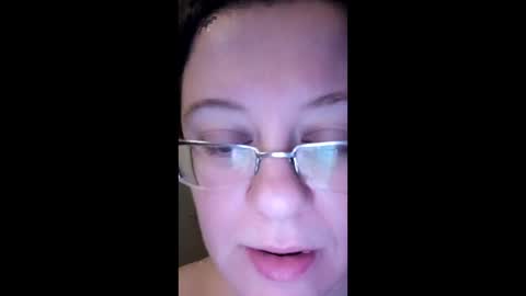 Snapshot of webgirl2 chatting on January 10, 1:42 am Marina online show from January 10, 1:42 am