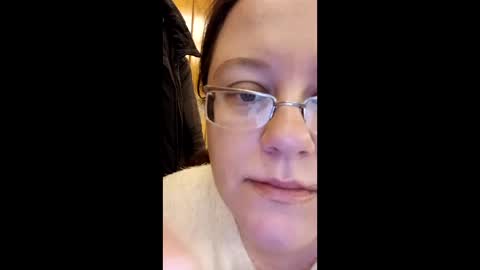 Snapshot of webgirl2 chatting on January 14, 7:43 pm Marina online show from January 14, 7:43 pm