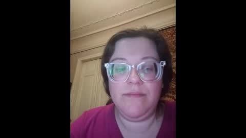 Snapshot of webgirl2 chatting on October 28, 12:03 am Marina online show from October 28, 12:03 am