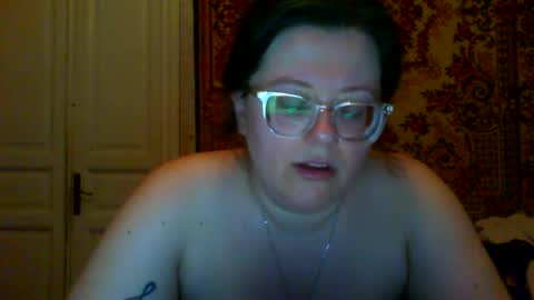 Snapshot of webgirl2 chatting on July 12, 8:44 pm Marina online show from July 12, 8:44 pm