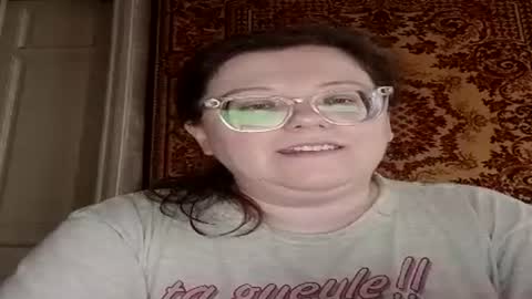 Snapshot of webgirl2 chatting on July 25, 4:15 pm Marina online show from July 25, 4:15 pm