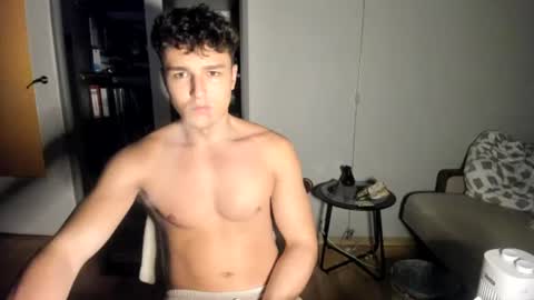 Snapshot of wee_willy_winky chatting on June 24, 11:26 pm wee_willy_winky online show from June 24, 11:26 pm