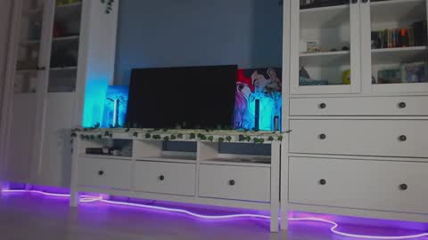 Snapshot of weed_princesss chatting on December 5, 1:28 pm  moon  online show from December 5, 1:28 pm