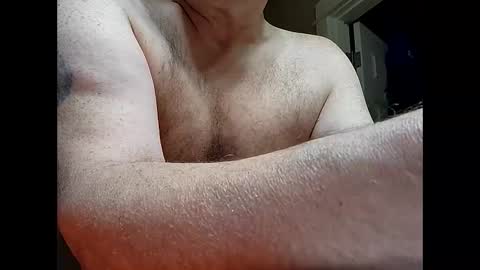 Snapshot of welderod chatting on April 17, 8:39 am welderod online show from April 17, 8:39 am