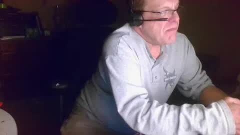 Snapshot of welderod chatting on May 18, 7:58 am welderod online show from May 18, 7:58 am