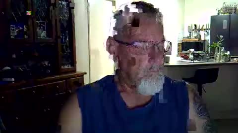 Snapshot of wellhelloo chatting on February 13, 5:31 pm Wellhelloo online show from February 13, 5:31 pm