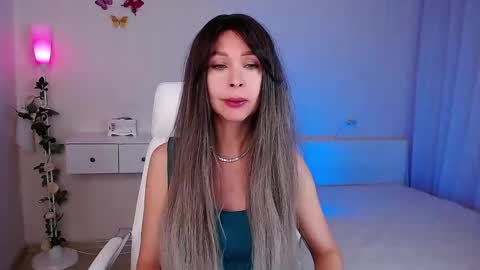 Snapshot of wendifoster chatting on November 11, 6:41 pm Wendi Foster online show from November 11, 6:41 pm