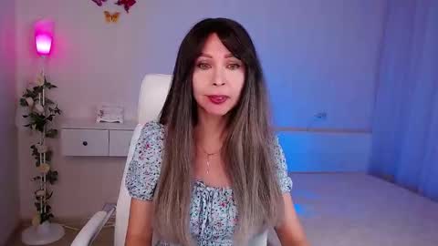 Snapshot of wendifoster chatting on December 19, 7:21 pm Wendi Foster online show from December 19, 7:21 pm