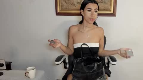 Wendy Marshall  online show from February 7, 6:55 pm