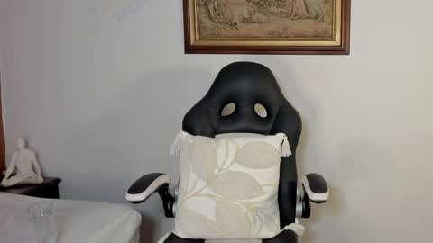 Wendy Marshall  online show from March 27, 7:13 pm