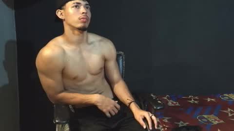 Snapshot of wesley_77 chatting on February 25, 5:28 am wesley_77 online show from February 25, 5:28 am