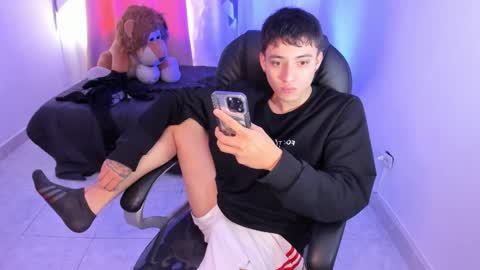 Snapshot of wesley_boy_ chatting on February 25, 8:07 pm Wesley Boy online show from February 25, 8:07 pm