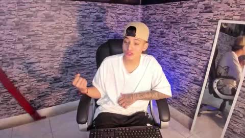 Snapshot of wesley_boy_ chatting on March 3, 8:04 pm Wesley Boy online show from March 3, 8:04 pm