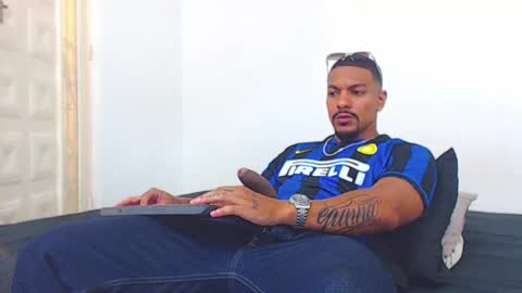 Wesley Rogger online show from October 25, 9:31 pm