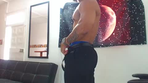 Wesley Rogger online show from November 15, 4:58 pm