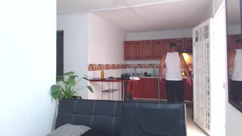 Wesley Rogger online show from February 3, 8:47 pm