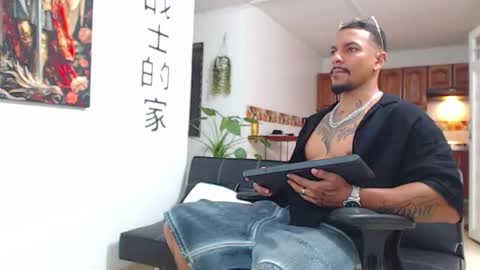 Wesley Rogger online show from February 26, 10:20 pm