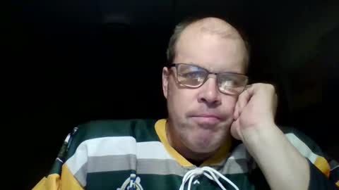 Snapshot of westcoasthockeyplayer chatting on March 20, 2:49 am westcoasthockeyplayer online show from March 20, 2:49 am