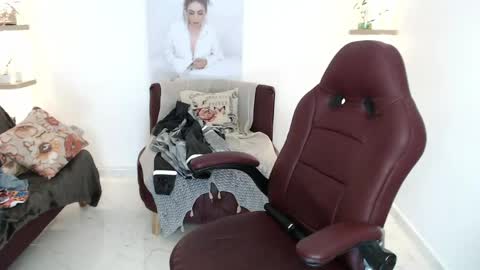 Snapshot of wet_liss chatting on April 30, 8:57 pm Diva online show from April 30, 8:57 pm