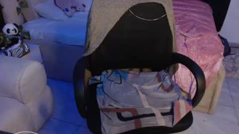 Snapshot of wet_my_pussyyy chatting on May 10, 6:07 am lucy online show from May 10, 6:07 am