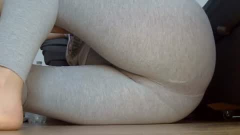 wet_pants2022 online show from October 24, 1:29 pm