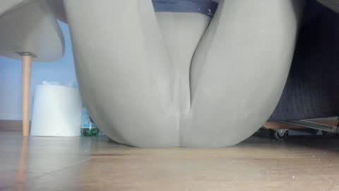 Snapshot of wet_pants2022 chatting on April 25, 12:35 am wet_pants2022 online show from April 25, 12:35 am