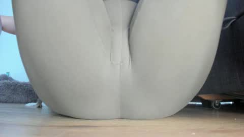 Snapshot of wet_pants2022 chatting on May 19, 10:43 am wet_pants2022 online show from May 19, 10:43 am