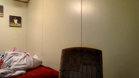 Snapshot of wetbunny25 chatting on March 31, 1:44 pm wetbunny25 online show from March 31, 1:44 pm