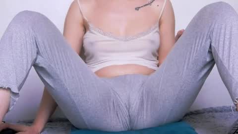 Beatrice Moan from LovenseWet from Tip MenuOpen for Private online show from April 23, 5:08 am