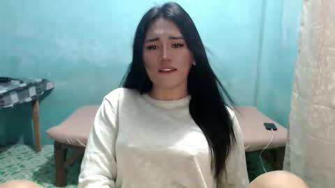 Snapshot of wetdreamasiax chatting on May 27, 5:10 pm jess online show from May 27, 5:10 pm