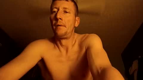 Snapshot of wetduck77777 chatting on November 27, 7:21 am wetduck77777 online show from November 27, 7:21 am