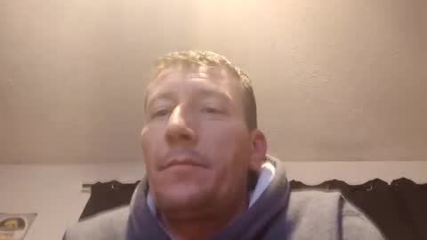 Snapshot of wetduck77777 chatting on February 19, 8:21 am wetduck77777 online show from February 19, 8:21 am