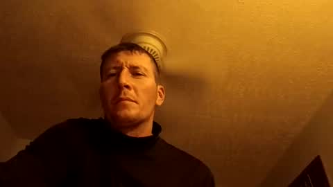 Snapshot of wetduck77777 chatting on April 8, 7:30 am wetduck77777 online show from April 8, 7:30 am