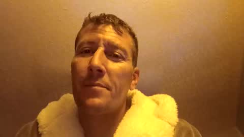 Snapshot of wetduck77777 chatting on May 23, 8:07 am wetduck77777 online show from May 23, 8:07 am