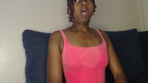 Snapshot of wetfreakym chatting on July 4, 7:47 am Bella online show from July 4, 7:47 am