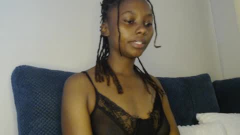Snapshot of wetfreakym chatting on July 8, 6:29 am Bella online show from July 8, 6:29 am