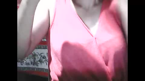 Snapshot of wethornypussy4u chatting on October 5, 7:07 am wethornypussy4u online show from October 5, 7:07 am