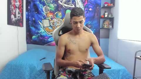 Snapshot of wexx_ chatting on February 23, 7:38 pm wex online show from February 23, 7:38 pm