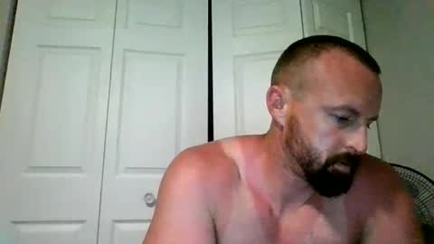 Snapshot of wh_2415 chatting on June 7, 10:35 pm wh_2415 online show from June 7, 10:35 pm